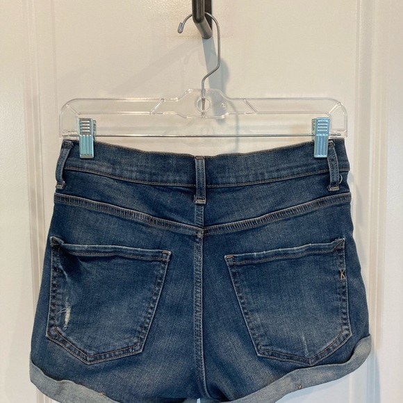 Express jean shorts - Picture 2 of 3